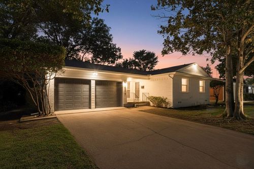 10833 Palace Way, Dallas, TX, 75218-2318 | Card Image