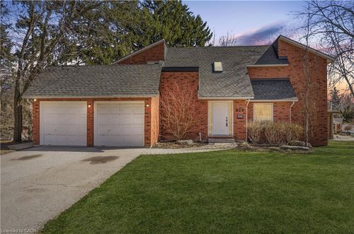 520 Mill Park Dr, Kitchener, ON, N2P1Z8 | Card Image