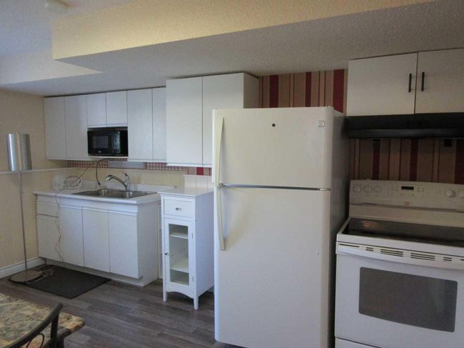 22 Iris Court Se, House other with 4 bedrooms, 3 bathrooms and 2 parking in Medicine Hat AB | Image 37