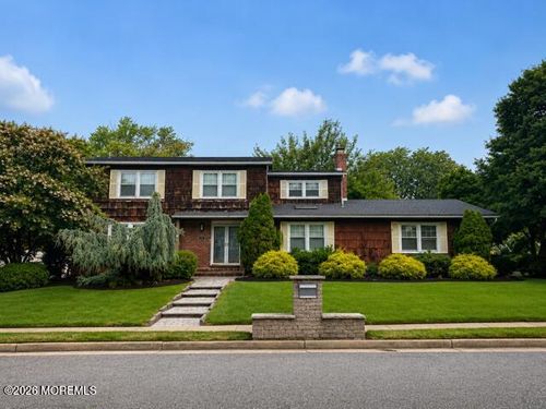 12 Alberta Dr, Marlboro, NJ, 07746-1268 | Card Image