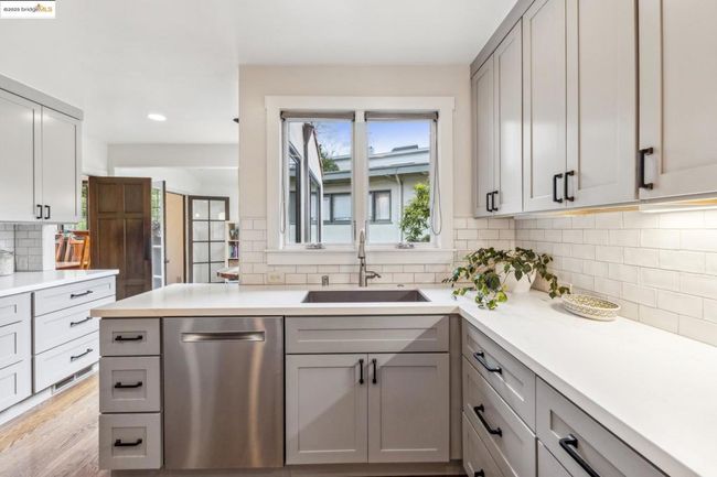 1386 Euclid Ave, House other with 4 bedrooms, 2 bathrooms and 1 parking in Berkeley CA | Image 22