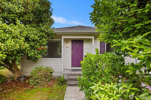 295 Ne Alder Street, Issaquah, WA, 98027 | Card Image