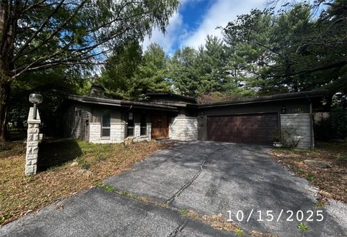 1100 W Tulip Ln, Robinson, IL, 62454-1113 | Card Image