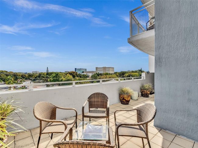 APT-506 - 2600 Sw 27 Th Ave, Condo with 2 bedrooms, 2 bathrooms and null parking in Miami FL | Image 15