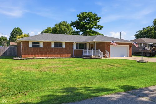 912 10th St, Greensburg, IN, 47240-8219 | Card Image