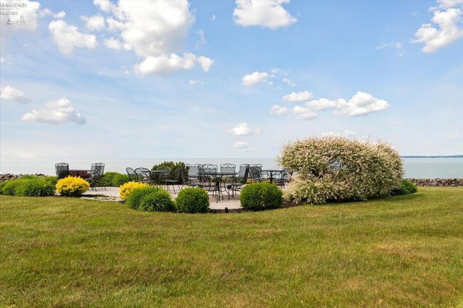 608 Monument Vw, Condo with 2 bedrooms, 3 bathrooms and 1 parking in Marblehead OH | Image 30