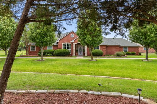 300 Burtonwood Cir, Ovilla, TX, 75154-1489 | Card Image