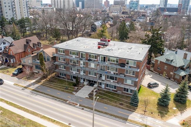 202 - 43 Margaret Ave, Home with 2 bedrooms, 1 bathrooms and 1 parking in Kitchener ON | Image 1