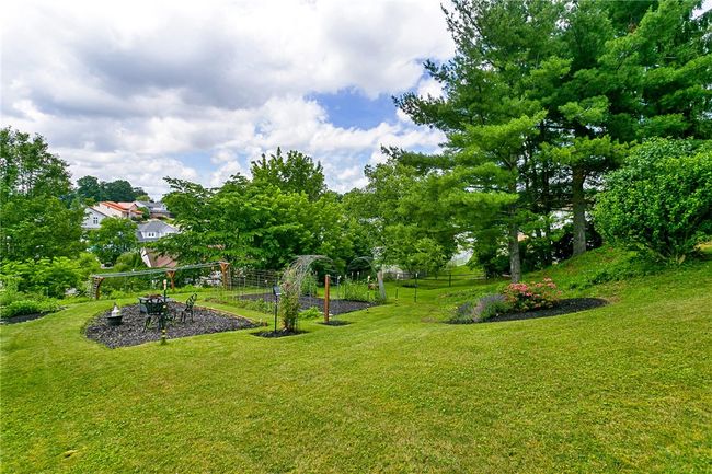 301 Holland Ct, Townhouse with 2 bedrooms, 2 bathrooms and 1 parking in Coraopolis PA | Image 28