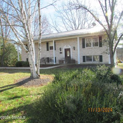 19 Lost Creek Drive, House other with 3 bedrooms, 2 bathrooms and null parking in Selinsgrove PA | Image 2