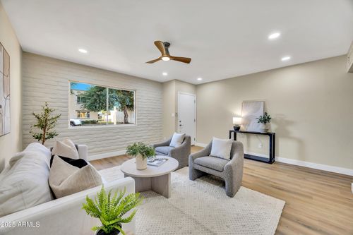 2128 E Dunbar Dr, Tempe, AZ, 85282-7453 | Card Image