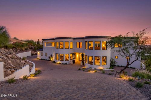 5427 E Wonderview Rd, Phoenix, AZ, 85018-1942 | Card Image