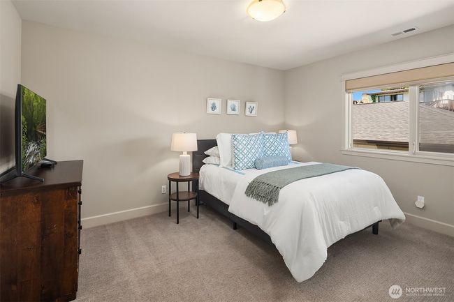 212 5 Th Ave W, House other with 4 bedrooms, 4 bathrooms and 4 parking in Kirkland WA | Image 28