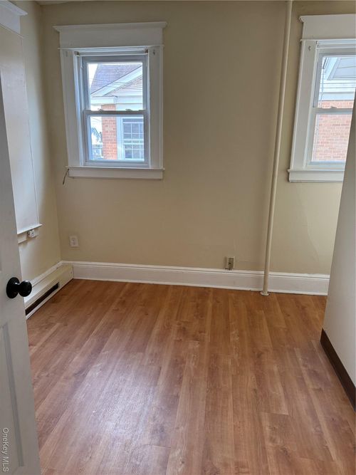 31 Lafayette Ave, Hempstead, NY, 11550-1746 | Card Image