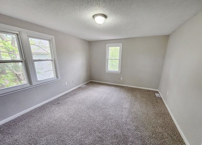 31 Harvard Ct, House other with 3 bedrooms, 2 bathrooms and 2 parking in Dracut MA | Image 9