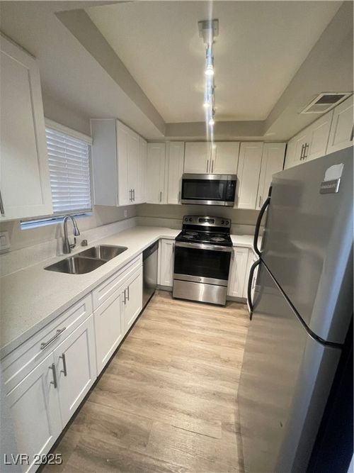 apt-d-1729 Jupiter Ct, Las Vegas, NV, 89119-5814 | Card Image