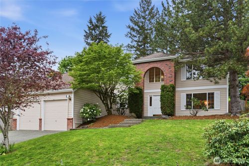 8231 126th Pl Se, Newcastle, WA, 98056-9132 | Card Image