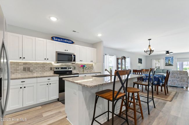 940 Pine Needles Rd, House other with 3 bedrooms, 2 bathrooms and 2 parking in Boiling Spring Lakes NC | Image 7