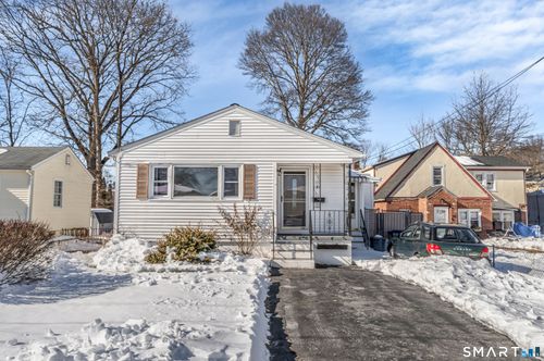 86 Roosevelt Ave, West Haven, CT, 06516-6321 | Card Image