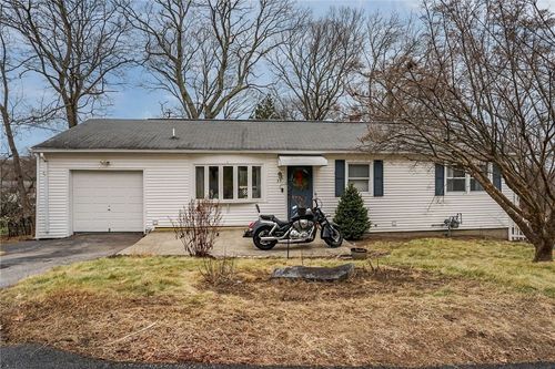 35 Shady Hill Dr, West Warwick, RI, 02893-2336 | Card Image