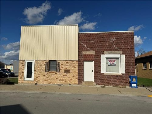 109 E West St, Georgetown, IL, 61846-1747 | Card Image