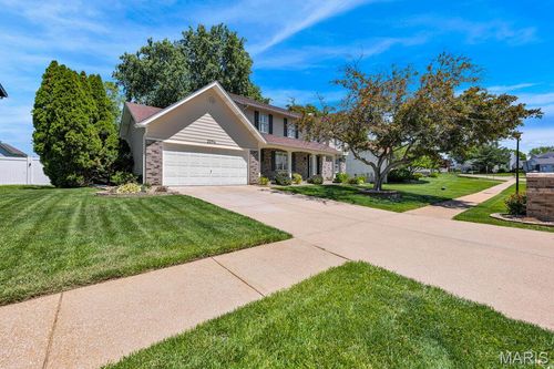 2094 Autumn Wood Dr, Saint Charles, MO, 63303-4477 | Card Image