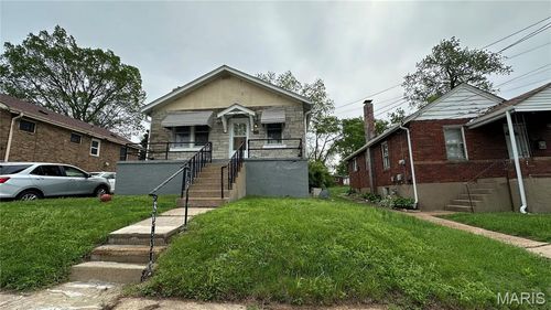 3120 Maybelle Dr, Normandy, MO, 63121-4243 | Card Image
