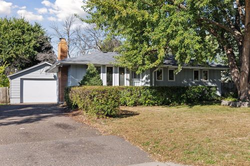 6733 Emerson Ave N, Brooklyn Center, MN, 55430-1523 | Card Image