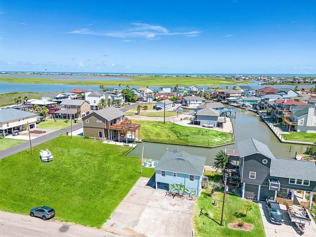 104 Marlin Ln, House other with 4 bedrooms, 2 bathrooms and null parking in Freeport TX | Image 10