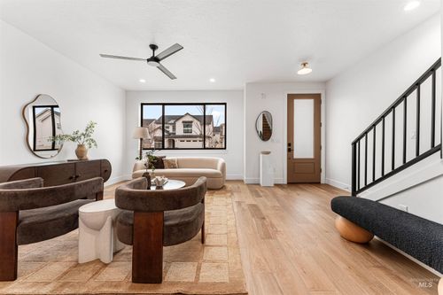 middle-unit-3386 W Whimbrel Ln, Boise, ID, 83703-4979 | Card Image