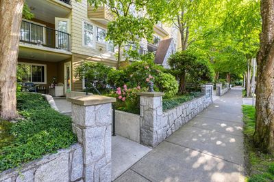 204 - 5556 14 Ave, Condo with 2 bedrooms, 2 bathrooms and 1 parking in Delta BC | Image 3