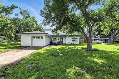 542 Circle Way St, Lake Jackson, TX, 77566-4401 | Card Image