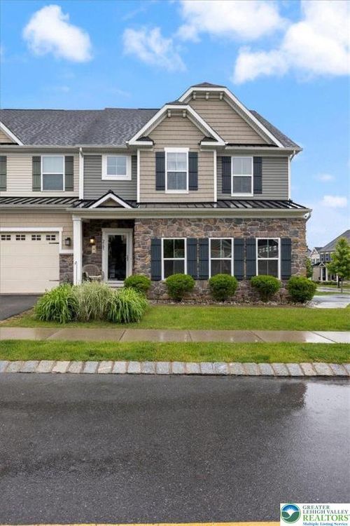 2585 Raya Way, Easton, PA, 18045-5686 | Card Image