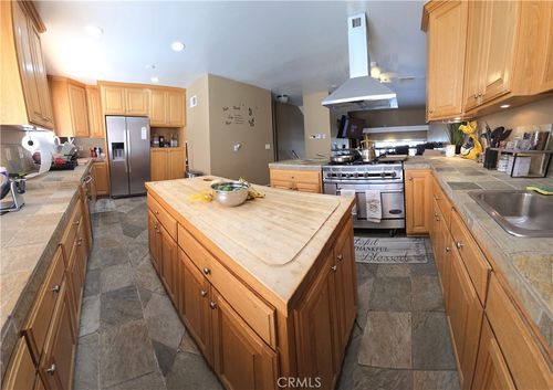 2-27657 Ironstone Dr, Canyon Country, CA, 91387 | Card Image