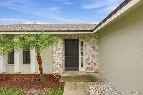 682 Sw Jacoby Ave, Port St. Lucie, FL, 34953-3953 | Card Image