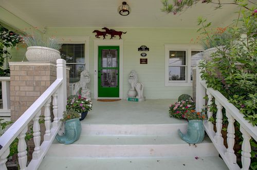 1903 S Austin Ave, Georgetown, TX, 78626-7849 | Card Image