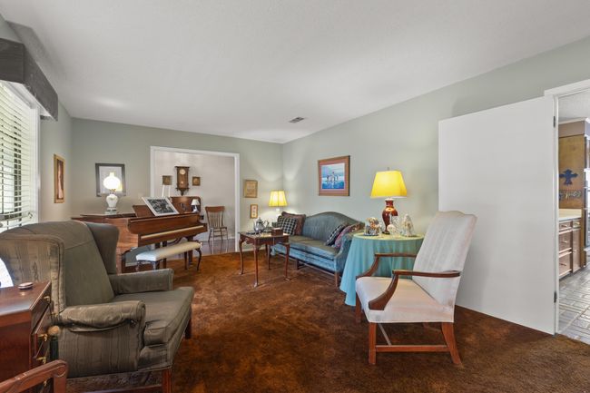 Living/dining room | Image 12