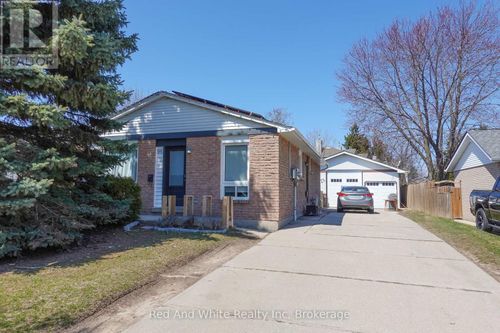 96 Pathfinder Cres, Kitchener, ON, N2P1S6 | Card Image