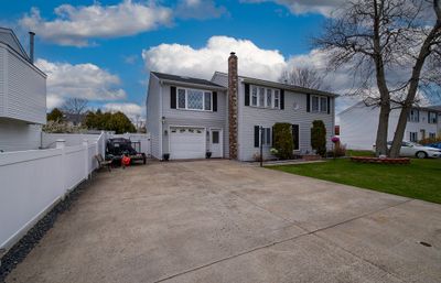 27 Scranton Avenue, House other with 3 bedrooms, 2 bathrooms and 5 parking in Warwick RI | Image 3