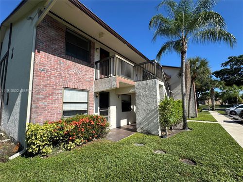 apt-101-6031 Shakerwood Cir, Tamarac, FL, 33319-2362 | Card Image