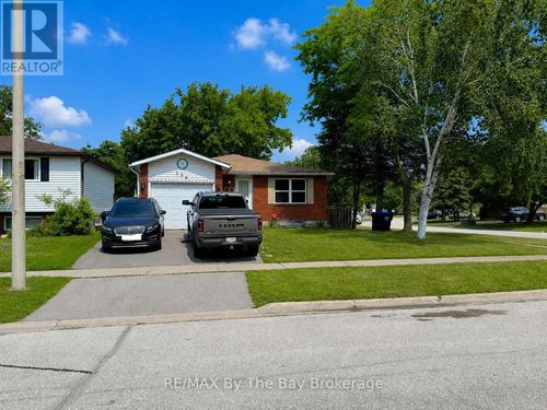 326 Christine Dr, Midland, ON, L4R5A4 | Card Image