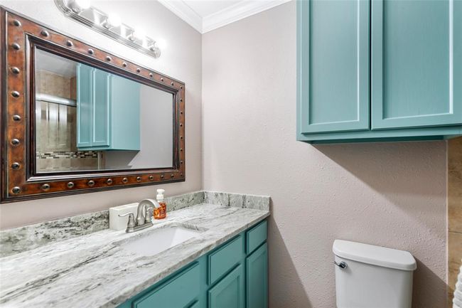 Primary Bathroom | Image 25