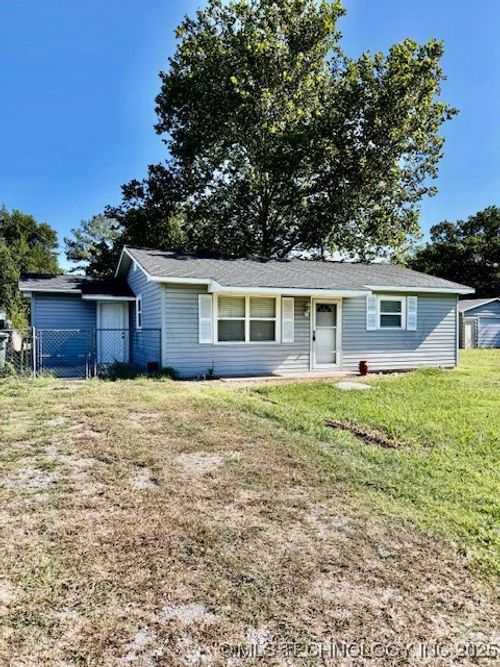 103 E Pine St, Marietta, OK, 73448-4439 | Card Image