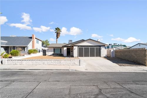 7048 Grasswood Dr, Las Vegas, NV, 89147-4742 | Card Image