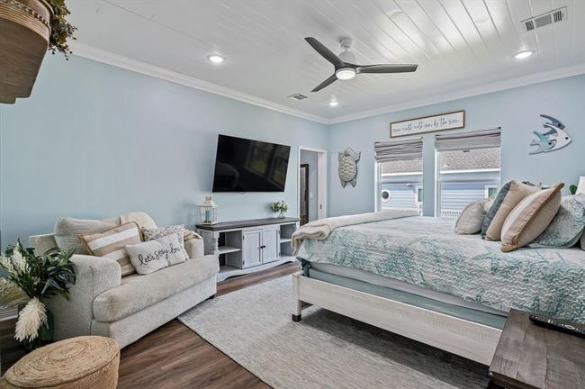 1981 Avenue I, House other with 4 bedrooms, 2 bathrooms and null parking in Crystal Beach TX | Image 17