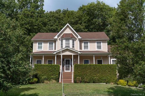 115 Brigadoon Blvd, Highland Mills, NY, 10930-8325 | Card Image