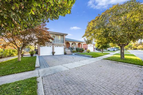 154 Fairglen Ave, Scarborough, ON, M1W1B1 | Card Image