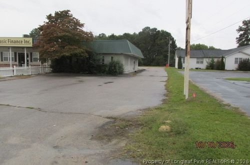 716 E 4th Ave, Red Springs, NC, 28377-1669 | Card Image