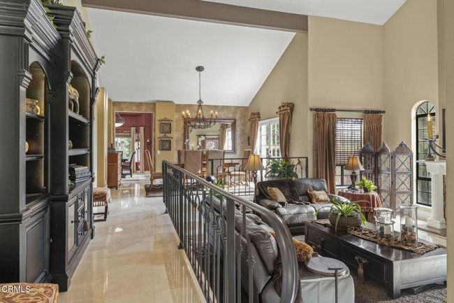 12-web-or-mls-UpmarketMedia-317ElTua-246 | Image 11
