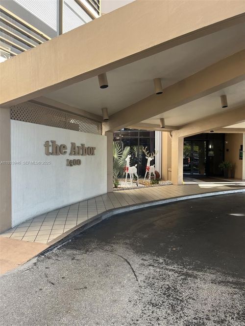 apt-323-1400 Saint Charles Pl, Pembroke Pines, FL, 33026-3252 | Card Image